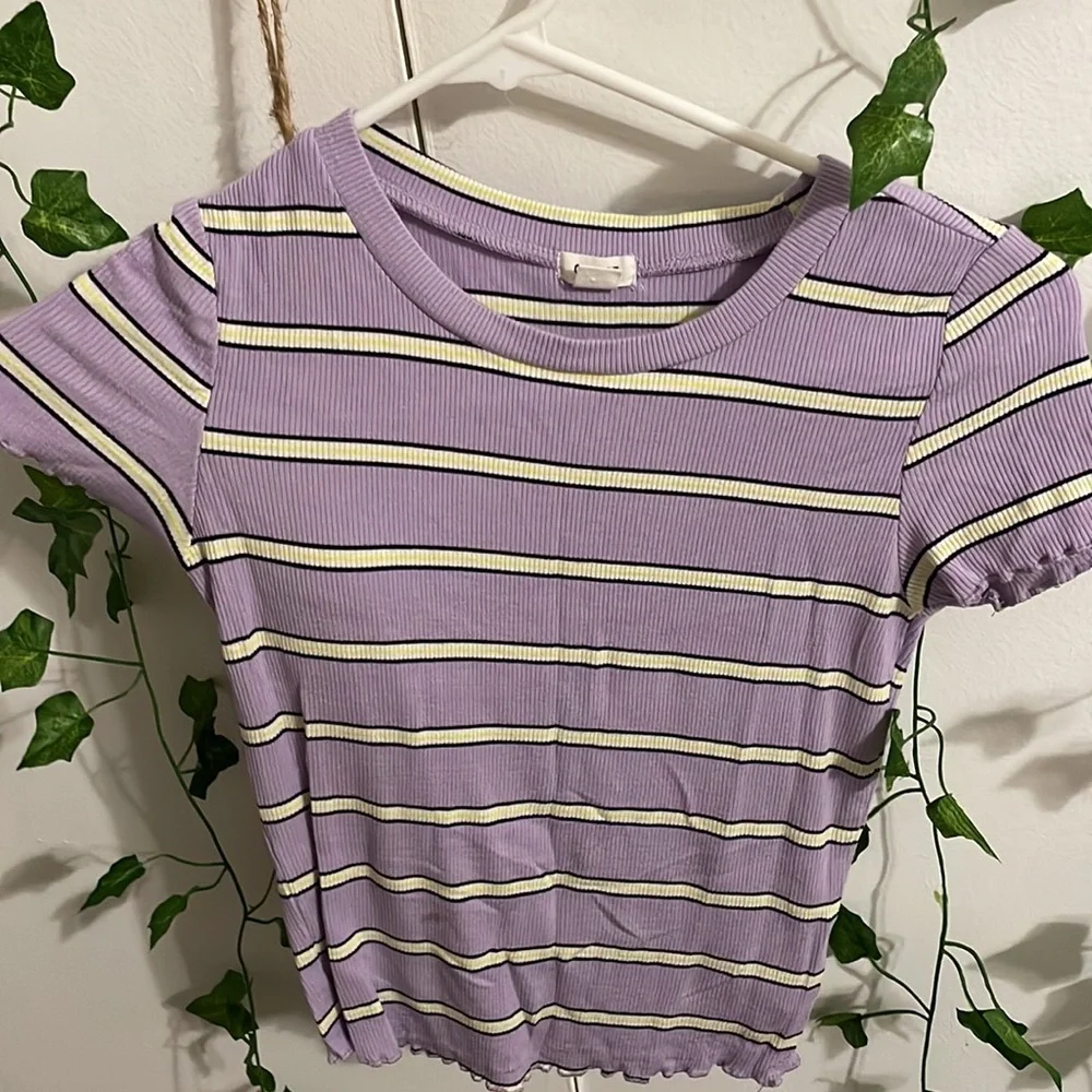 💛BUY ONE GET THE OTHER FREE!💜Garage Crop Tops - Picture 3 of 4